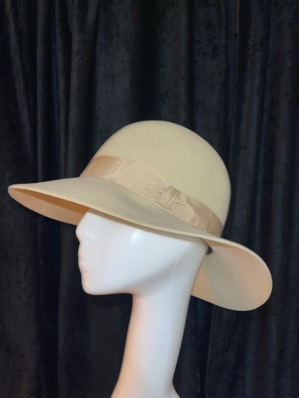 High End Designer Vintage Cream Borsalino